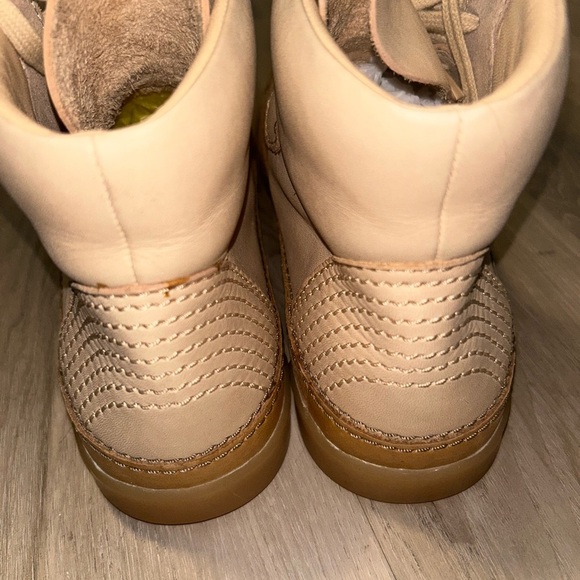 Clarks Cream Lace Up Boots - Picture 4 of 7